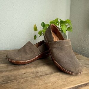 Born Women's Brown Suede Mules